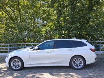 BMW 330 - 3