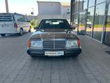 Mercedes-Benz MB E200 Schiebedach, Anhängerkupplung, H-Kennzei - Mercedes-Benz 200: 200k