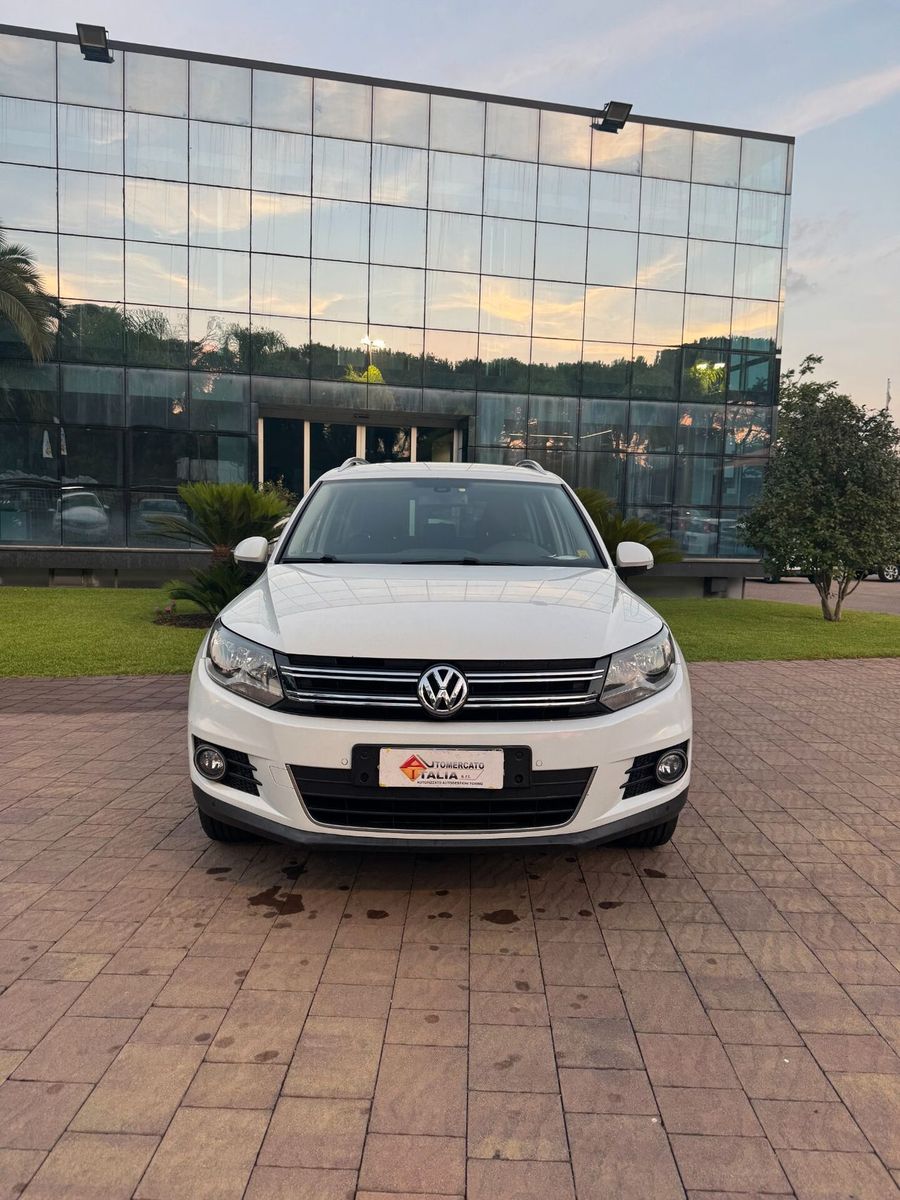 Volkswagen Tiguan - 1