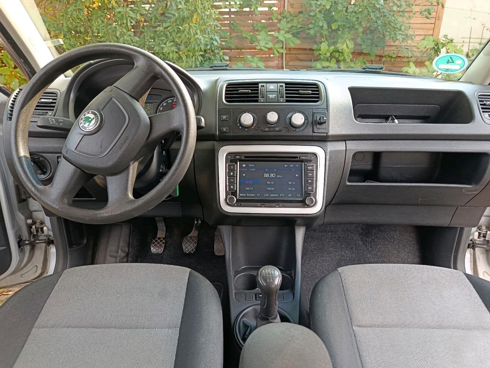 Skoda Fabia 2010 — photo 9