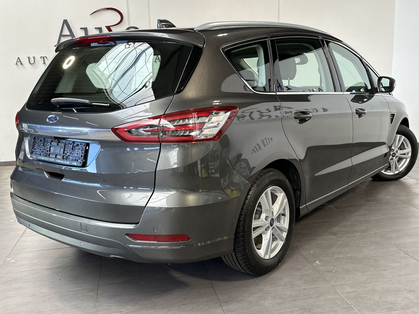 Fahrzeugabbildung Ford S-MAX 2.0 EB Titanium Aut. NAV+LED+KAMERA+17ZOLL