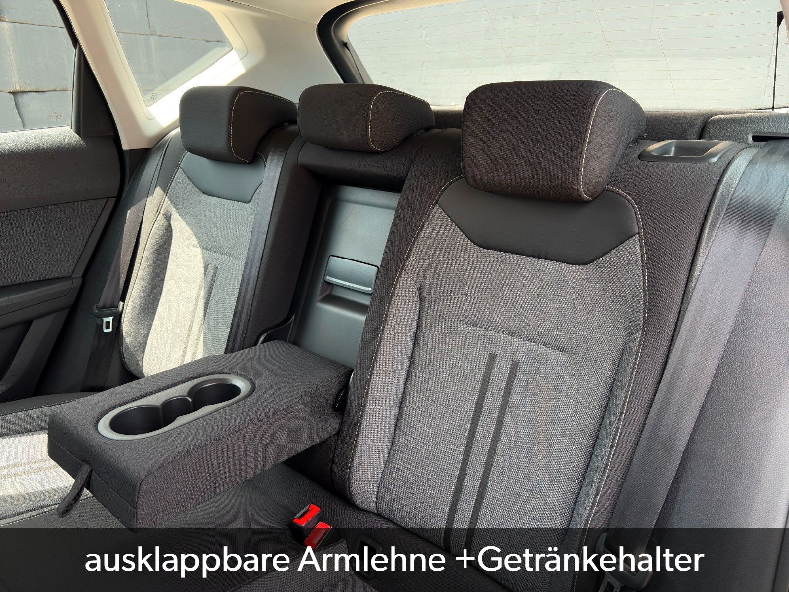 Fahrzeugabbildung SEAT Ateca Style 1,5 TSI DSG Tempomat LHZ SHZ CAM NAV