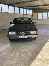 Alfa Romeo 75 1.8 - graue Alfa Romeo 75