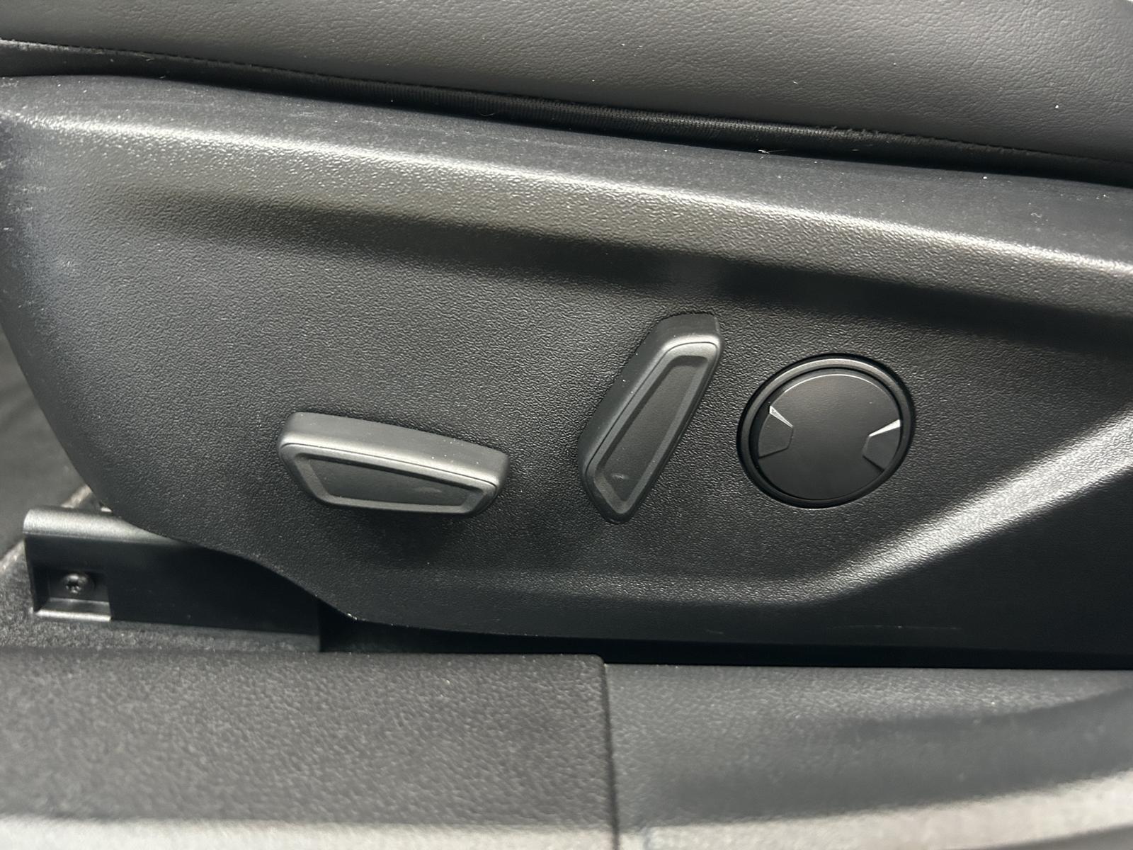Ford Focus ST+ACC+HUD+Ambiente+B&O+Recaro+LED+Subwoof