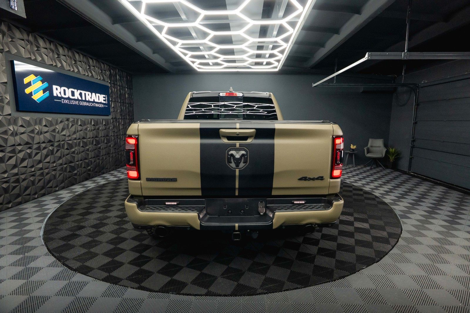 Fahrzeugabbildung Dodge RAM 5.7 V8 HEMI 4x4 PUNISHER LONGBED AxleLock