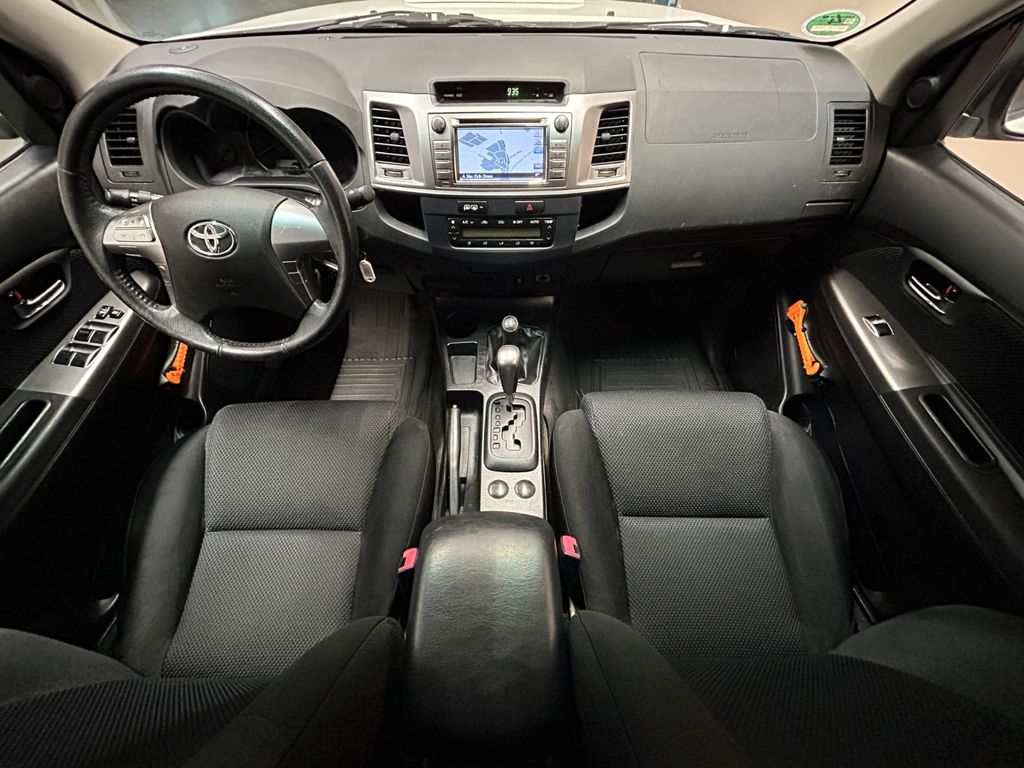 Toyota Hilux Double Cab 3.0 d 4x4 *AHK*DACHTRÄGER*NAVI*