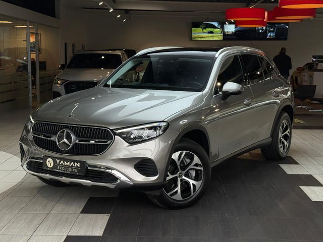 MERCEDES-BENZ GLC 300 e 4Matic Panorama*Distronic*Leder