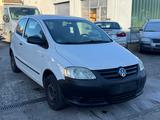 Volkswagen Fox Basis*Klima*MP3*Winter*Tüv bis 04/2026 - weiße Volkswagen Fox