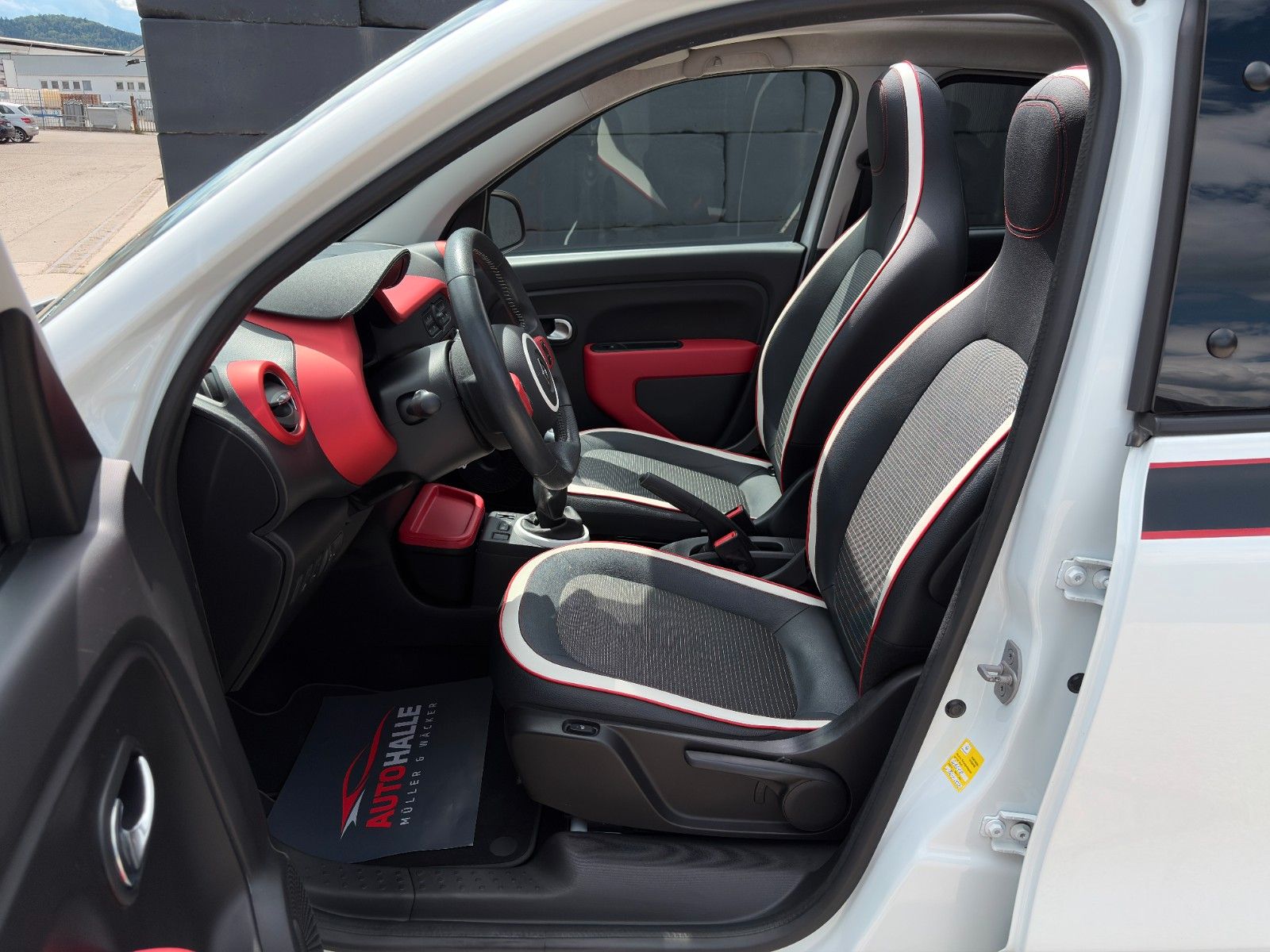 Fahrzeugabbildung Renault Twingo TCe 90 Intens Faltdach Temp. SHZ PDC BT