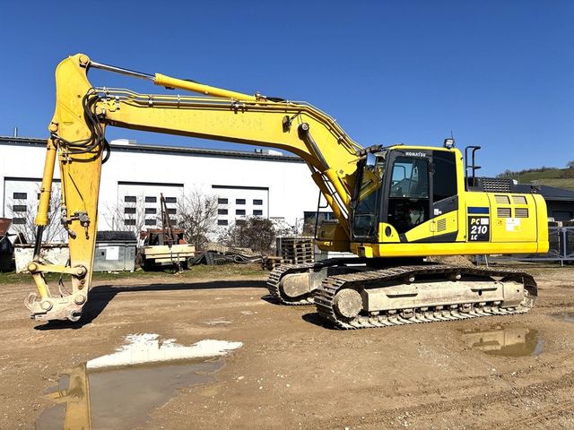 Komatsu PC210LC-11