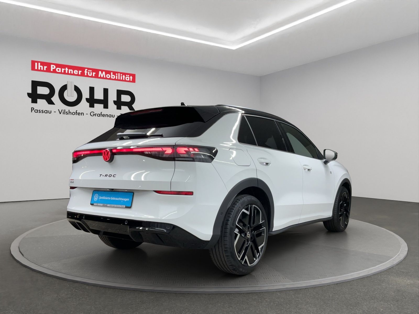 Volkswagen T-Roc R-Line 1.5 eTSI Black 360 ACC HUD Kam foto 5