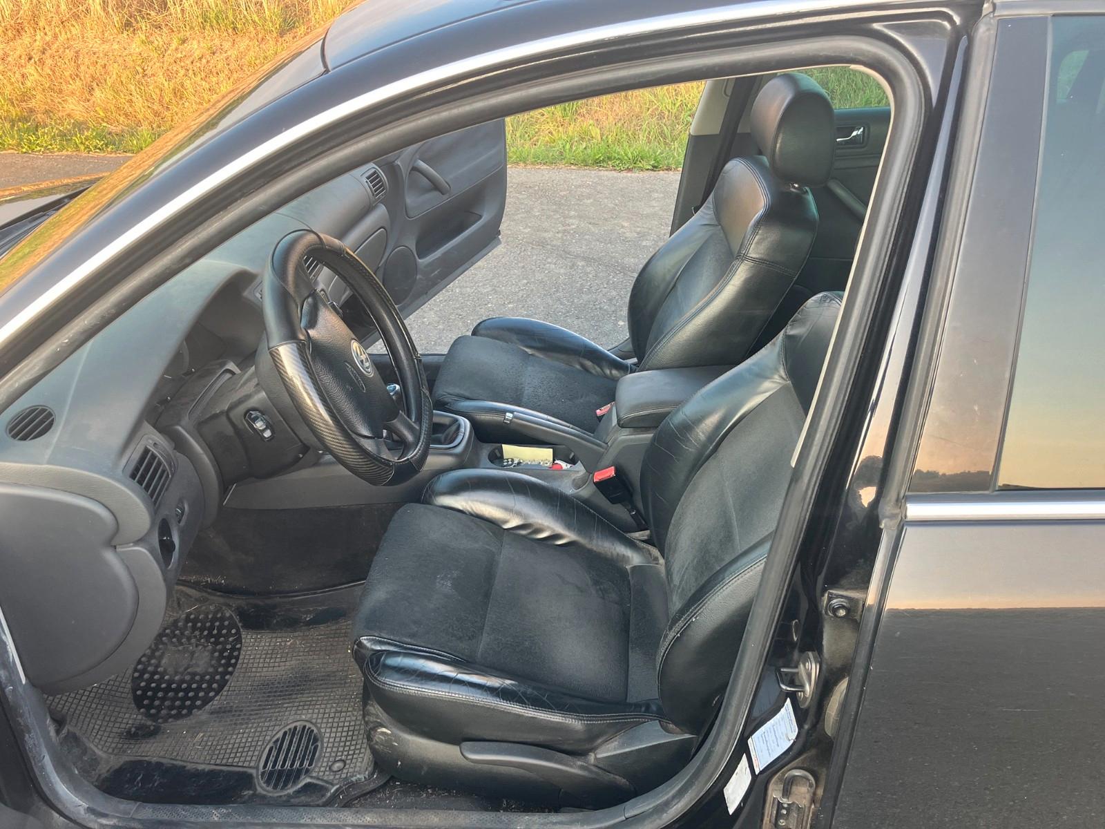 Volkswagen Passat 2004 — engine 2.496 cm³, 179 HP (132kW)