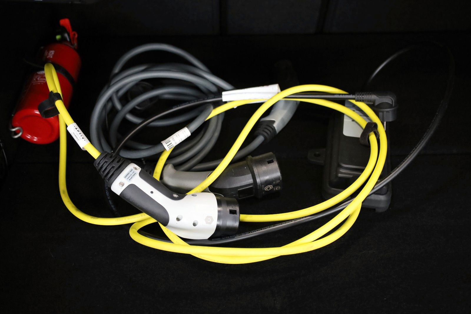 Fahrzeugabbildung BMW 320 e Advantage,Lim. Leder,Navi,LED,SH,Kamera