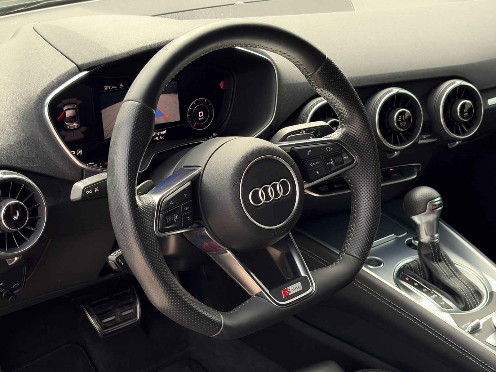 Fahrzeugabbildung Audi TT Coupe 1.8 TFSI S Line B&O CAM Tempomat Leder