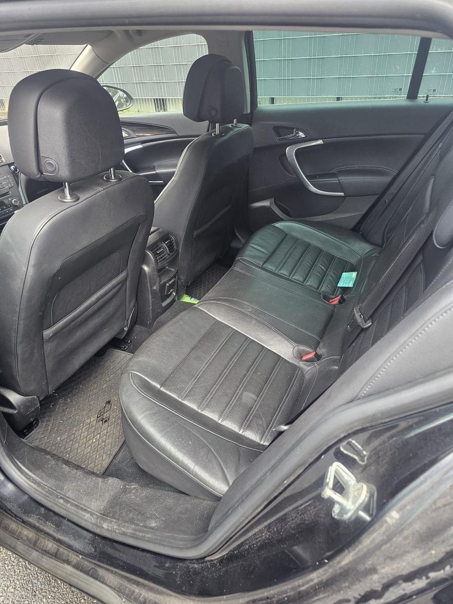 Opel Insignia 2012 — photo 11