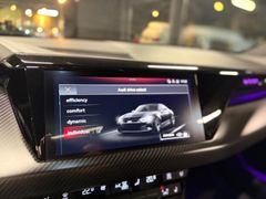 AUDI E-TRON GT QUATTRO / CARBON/ VOLLAUS. /GARANTIE AUDI E-TRON GT QUATTRO / CARBON/ VOLLAUS. /GARANTIE