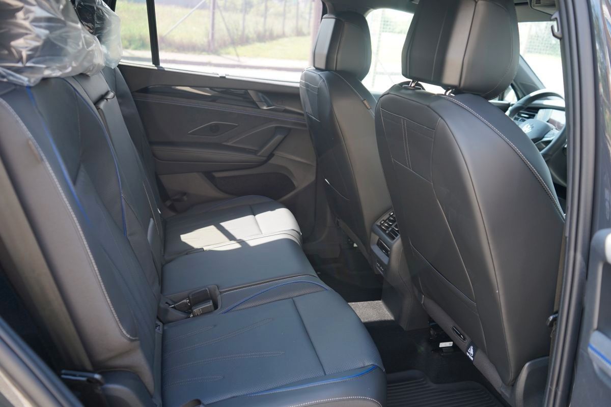Fahrzeugabbildung Volkswagen Tayron 2.0 TDI 4Motion R-Line*Pano*Head Up*Ahk