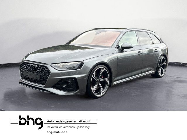 Audi RS 4 Avant quattro tiptronic