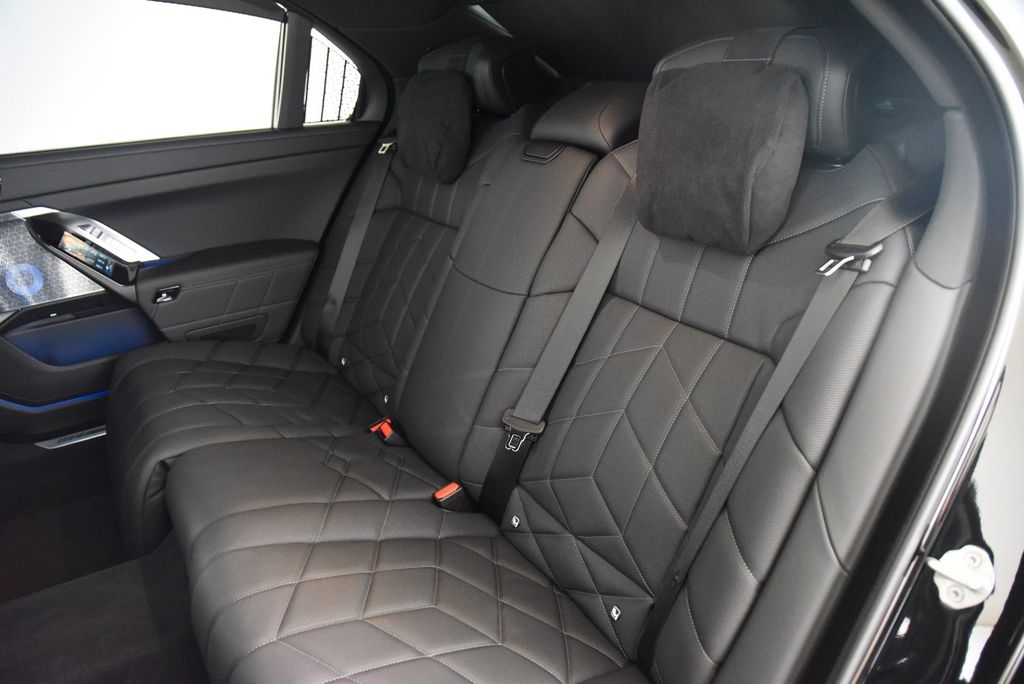BMW 740