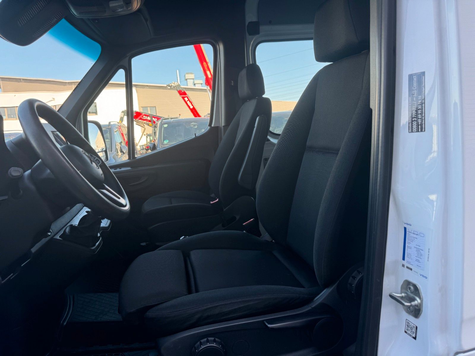 Fahrzeugabbildung Mercedes-Benz Sprinter 519 CDI DoKa/Mixto Stdheiz AHK3,5to