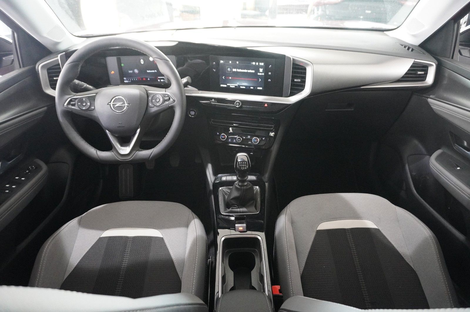 Fahrzeugabbildung Opel Mokka ELEGANCE 1.2T NAVI/LED/KAMERA/SPORT/SH/DAB