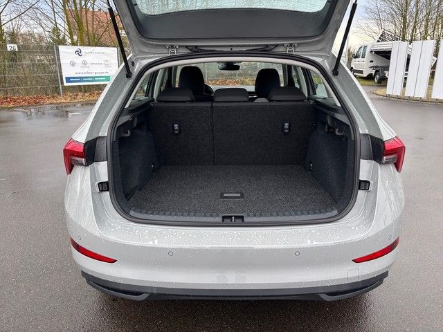Fahrzeugabbildung SKODA Scala 1.5TSI DSG Selection +NAVI+RFK+SHZ+PDC+LED