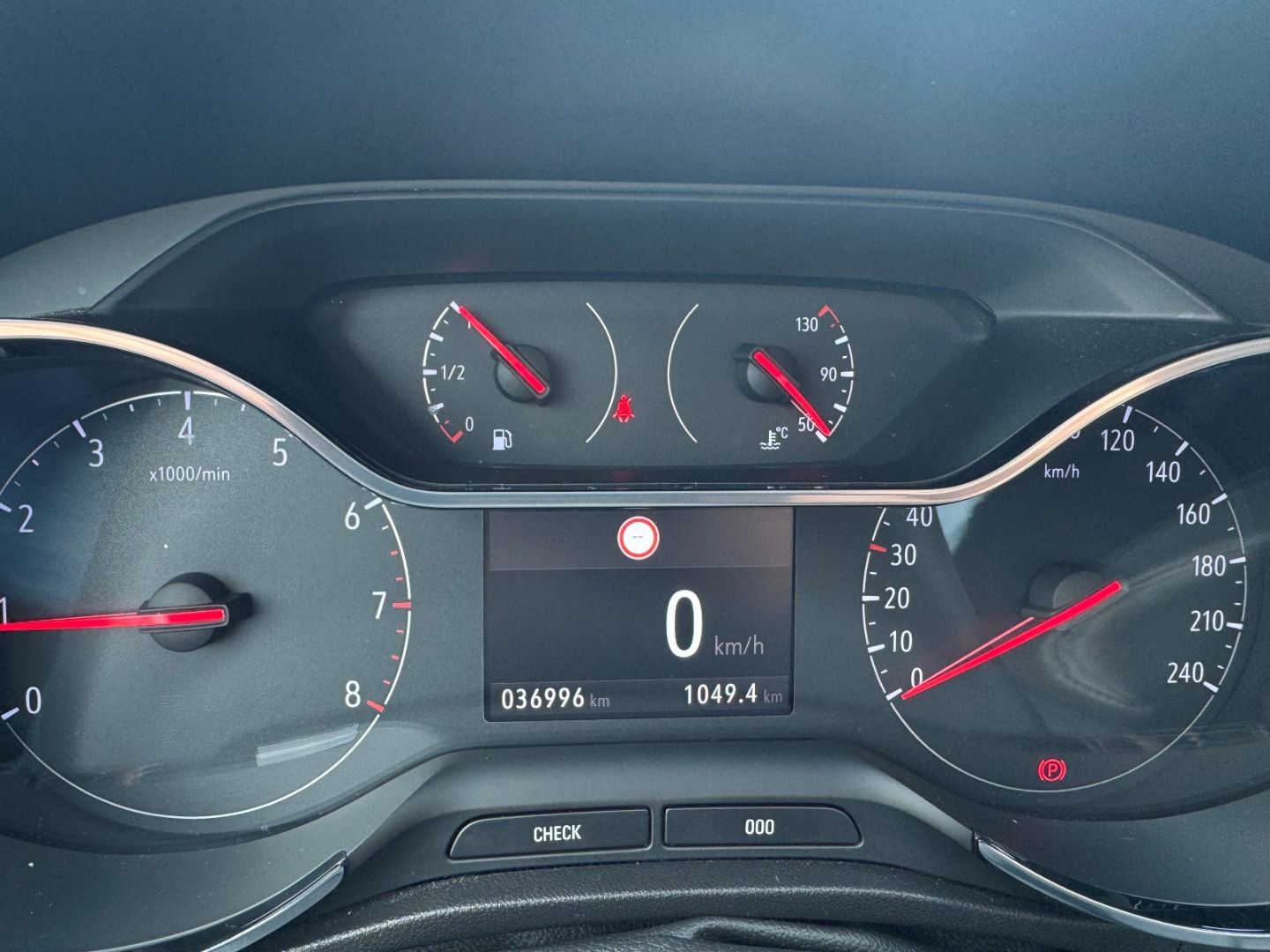 Fahrzeugabbildung Opel Crossland Elegance 1.2 Turbo mit AHK