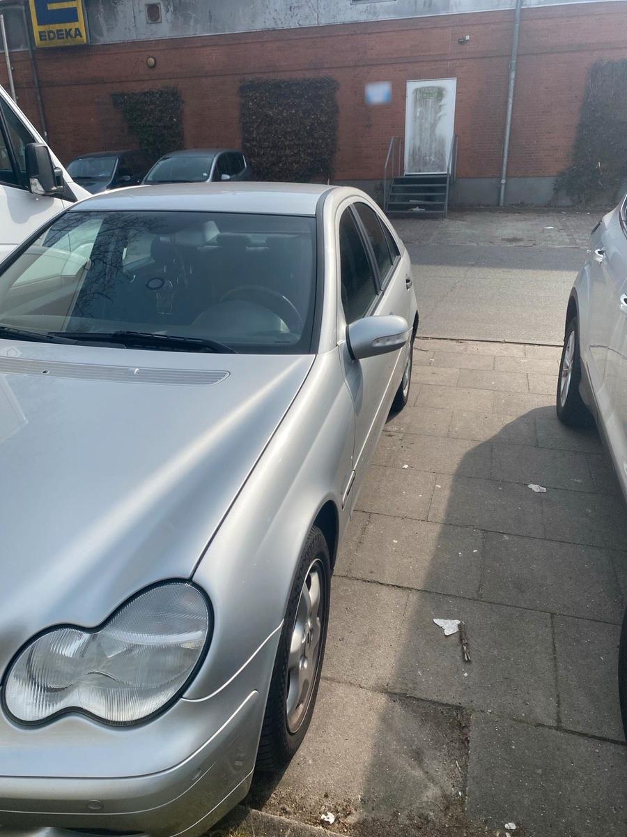 Mercedes-Benz C 180
