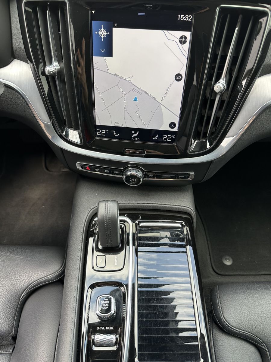 Fahrzeugabbildung Volvo V60 T6 AWD Inscription Expression NAV+LED+DAB+PP