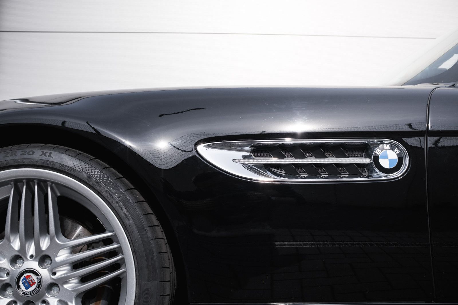 Fahrzeugabbildung BMW Z8 Roadster-Hardtop-unfallfrei-Alpinafelgen