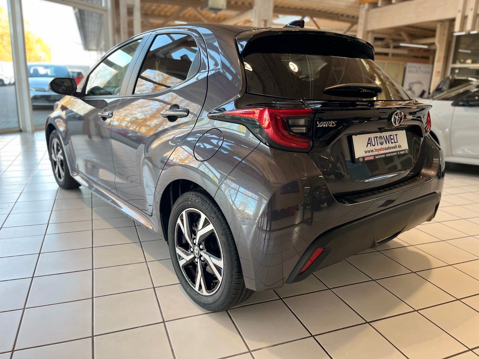 Fahrzeugabbildung Toyota Yaris Hybrid Teamplayer - Comfortpaket