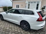 Volvo V60 B4 D Geartronic Momentum Pro Diesel TOP FZG. - Volvo V60: Von Privat