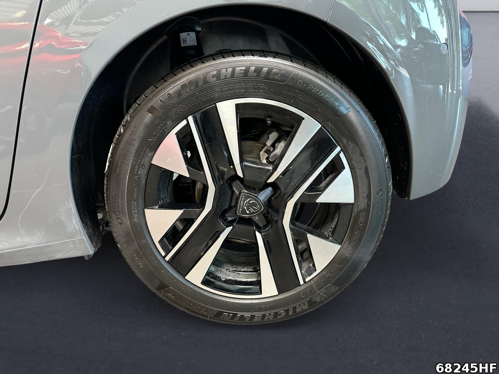 Fahrzeugabbildung Peugeot 208 ALLURE HYBRID 110 e-DSC6