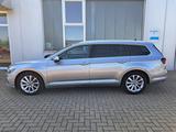 Volkswagen Passat 2.0 TDI Elegance MATRIX AHK NAVI EL.HECKK - Volkswagen Passat mit Diesel-Antrieb: Kombi, Automatik