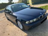 BMW 525i A - - BMW 525 aus 2001: 525i