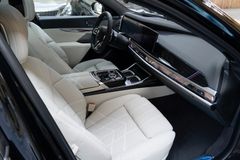 BMW 740 – 13 / 30
