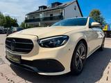 Mercedes-Benz E 220 E Limousine E 220 d - Mercedes-Benz E 220 mit Diesel-Antrieb: Taxi
