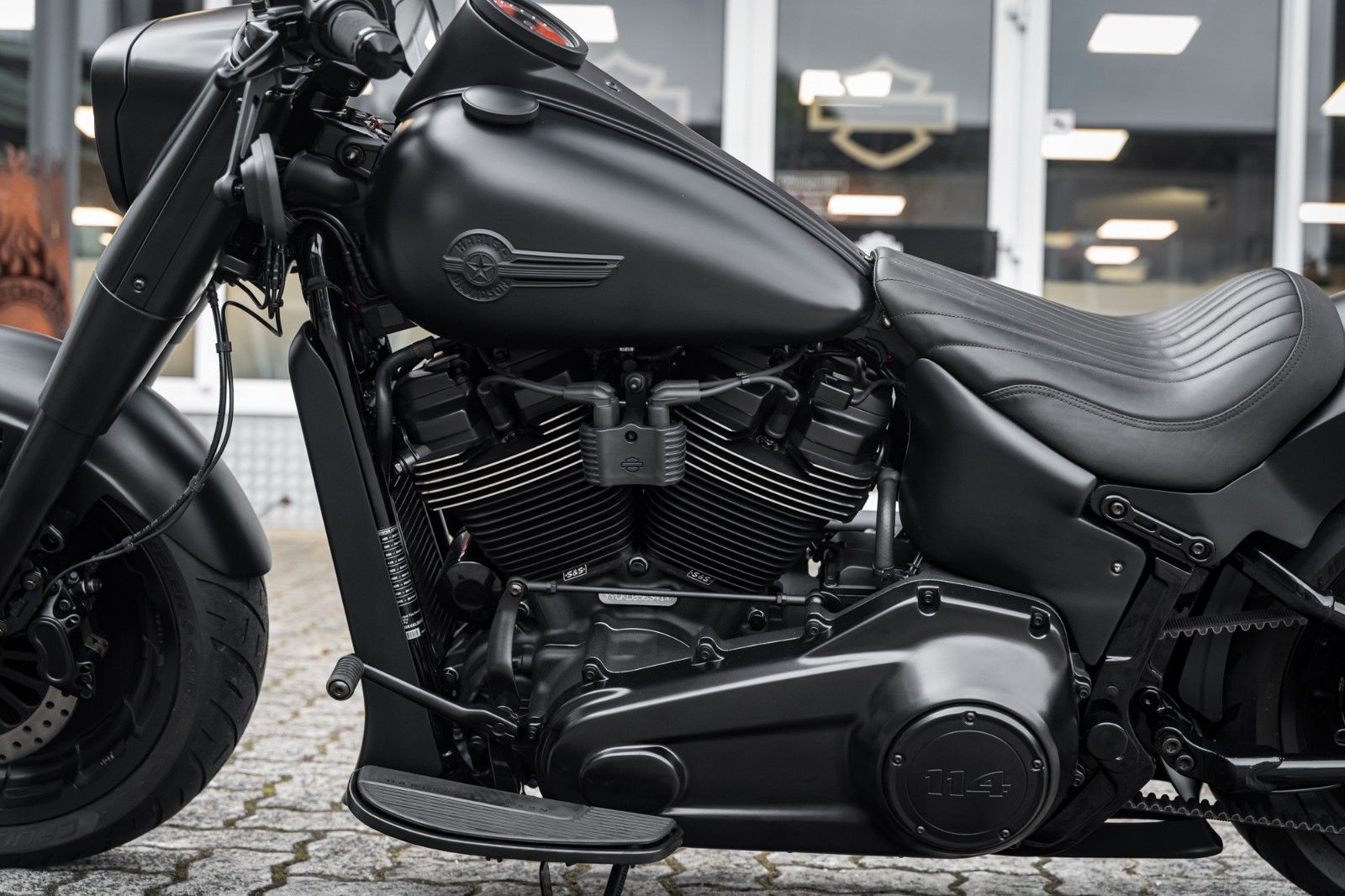 Fahrzeugabbildung Harley-Davidson FLFBS Fat Boy 128cui - Custom 1of1 "Black Titan"