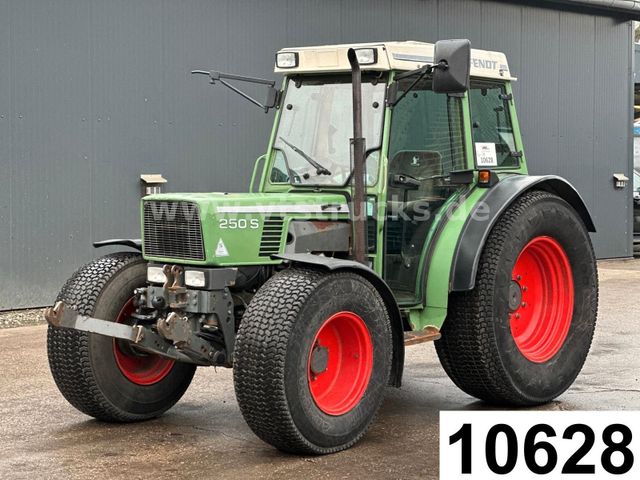 Fendt 250 SA 4x4 Fronthydraulik Rasenbereifung