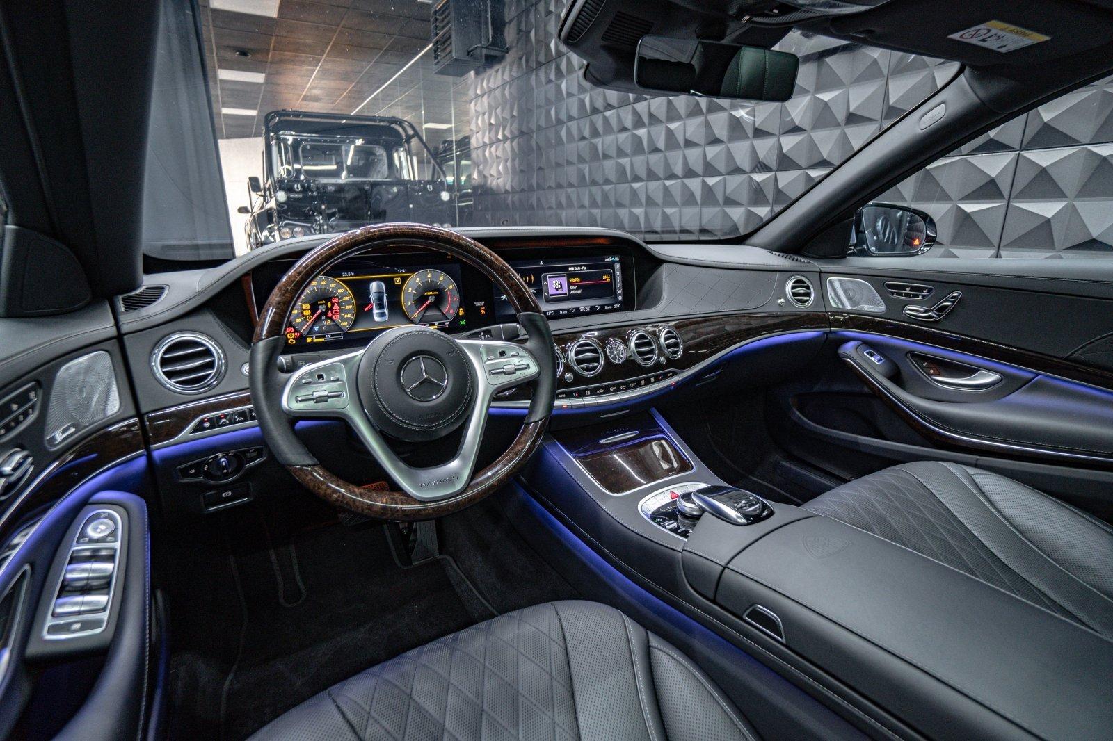 Mercedes-Benz S 650 Maybach V12 First-Class