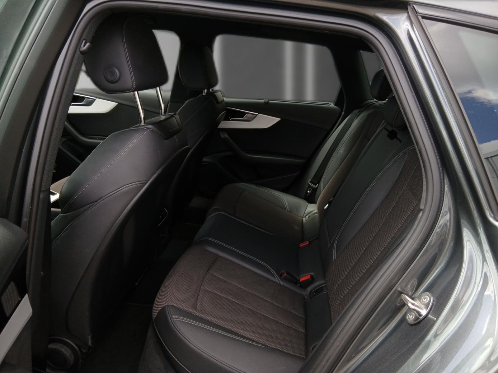 Audi A4 - Bild 11