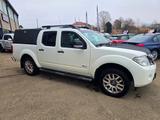 Nissan Navara 3.0 dCi V6 231CV "LE" - Nissan Navara mit Panoramadach