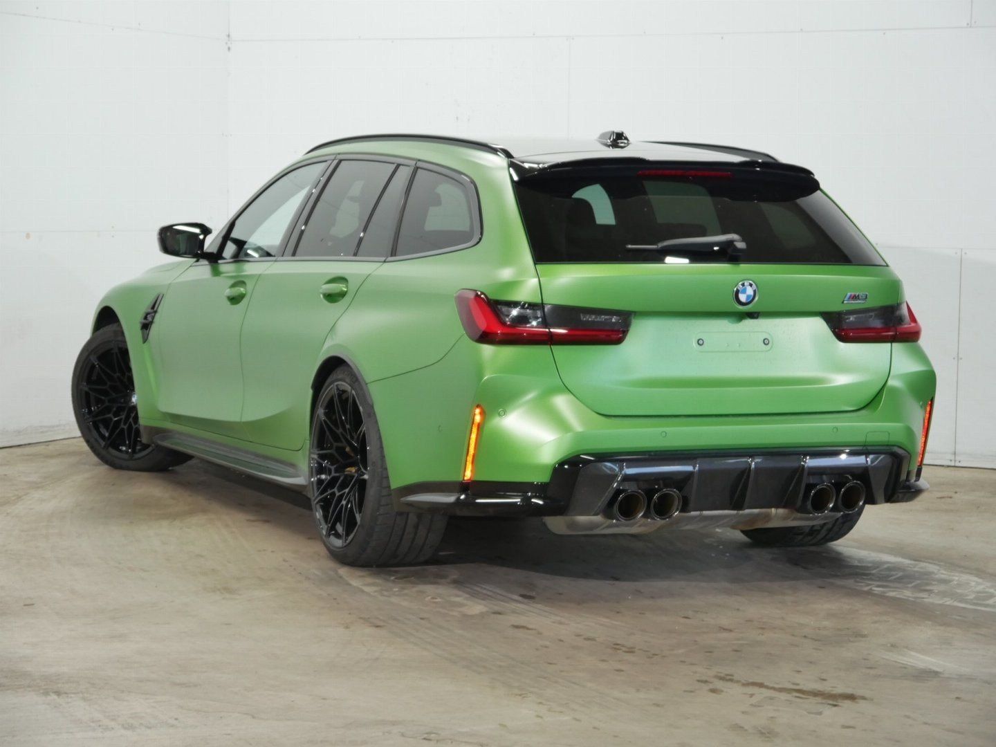 Fahrzeugabbildung BMW M3 Competition M xDrive Touring Sonderlackierung