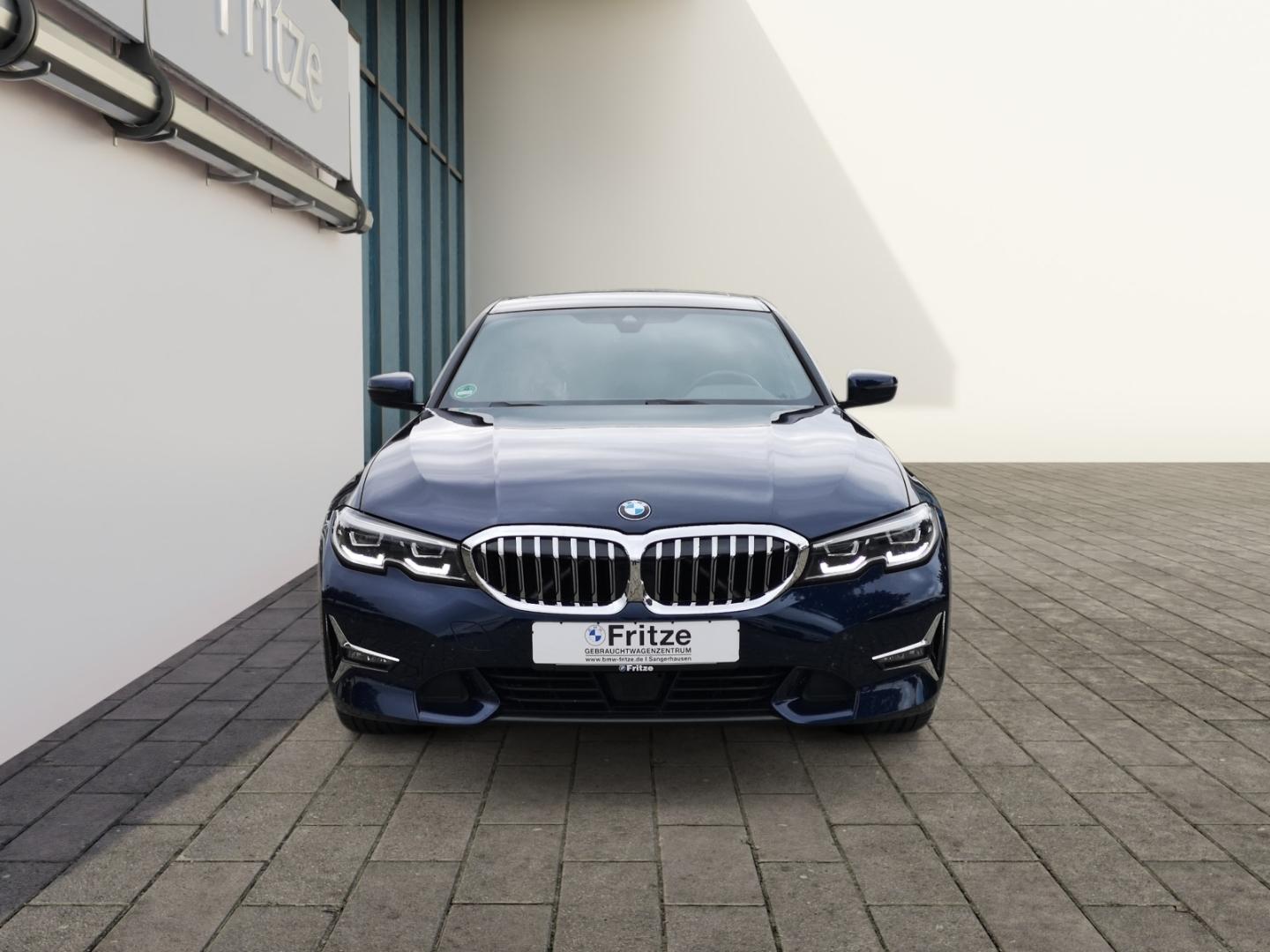 BMW 320 i xDr. Luxury Line LED+LEDER+NAVI+SHZ+PDC