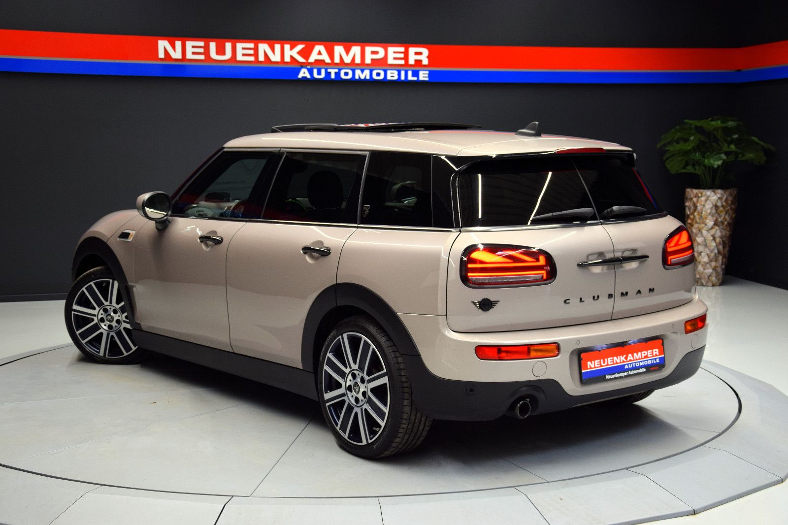 Fahrzeugabbildung MINI COOPER Clubman Pano Leder Led kamera 18 Zoll