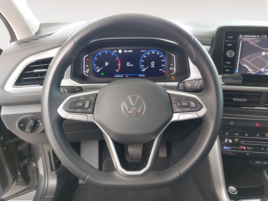 Fahrzeugabbildung Volkswagen T-Roc 1.5 TSI DSG Life IQ.Drive Digital Cockpit