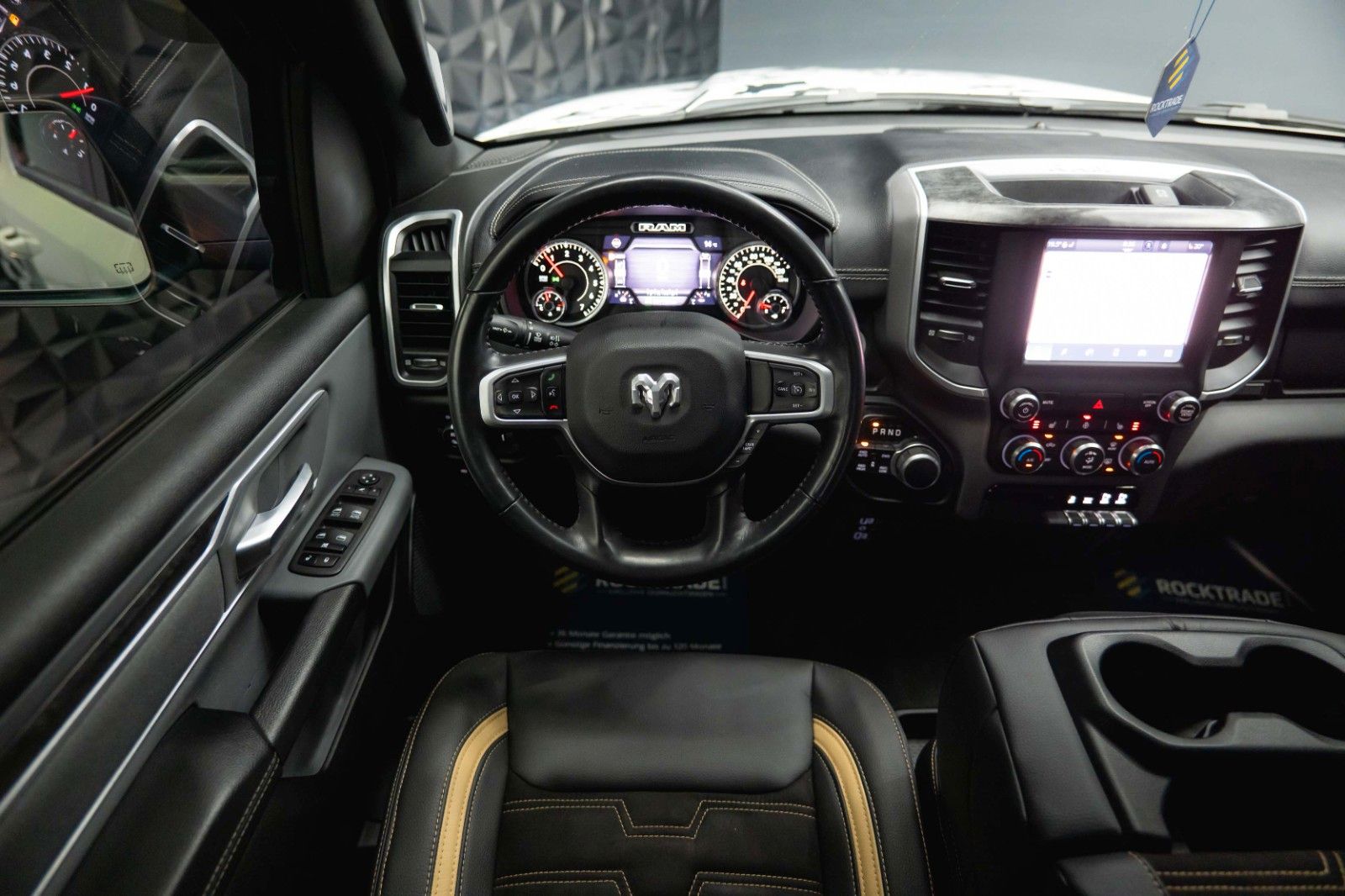 Fahrzeugabbildung Dodge RAM 5.7 V8 HEMI 4x4 OFFROAD Night-Paket Limited