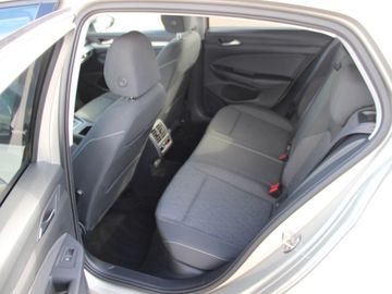 Volkswagen Golf VIII 1.5 eTSI DSG Move Tiptronic KLIMA LED