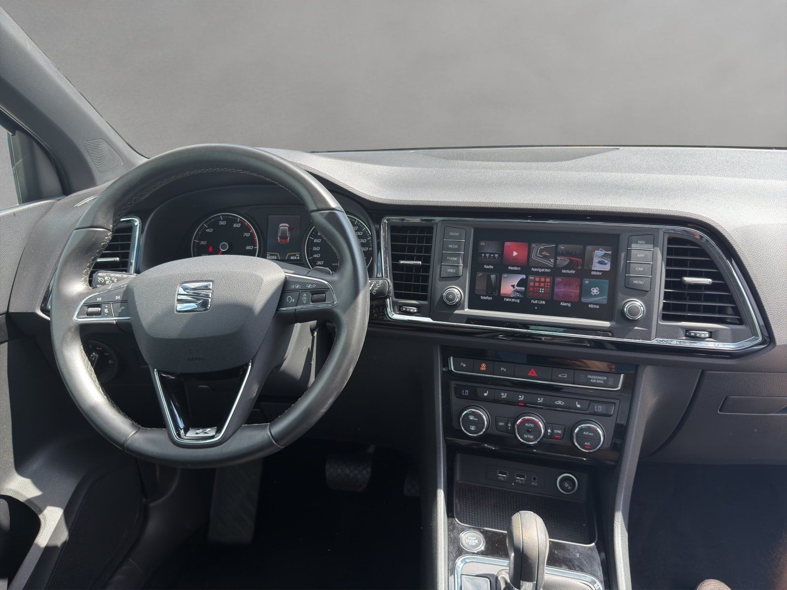 Fahrzeugabbildung SEAT Ateca 1.4 TSI Xcellence/PDC/NAVI/Klimaautomatik
