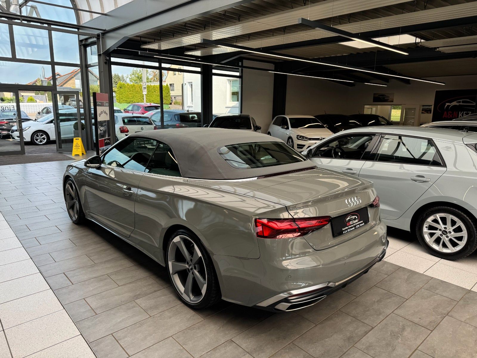 Audi A5 Cabriolet 40 TFSI S line foto 2